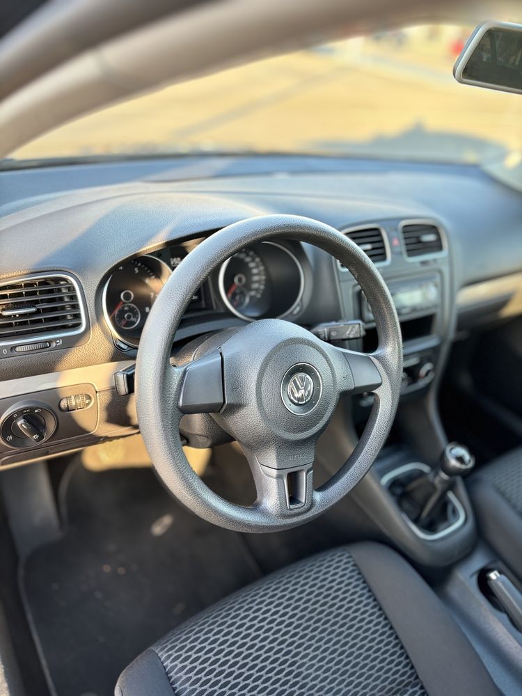 Volkswagen Golf 6 Перфектен * Реални Км