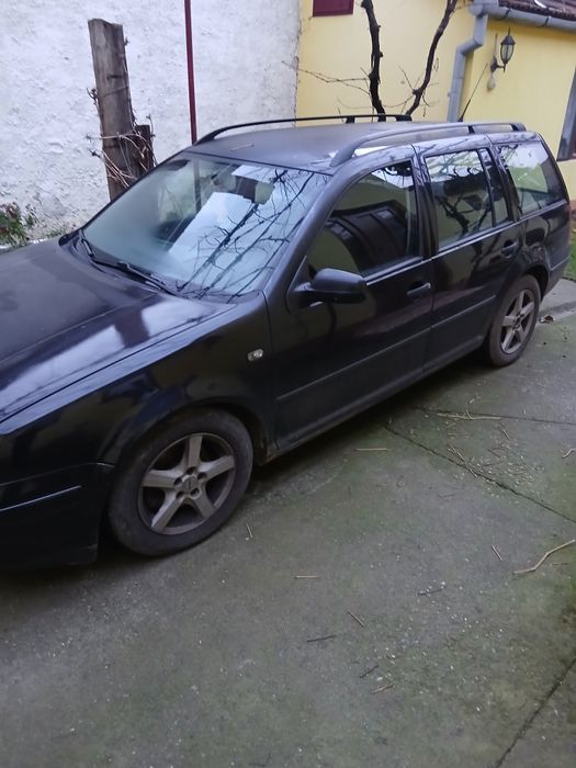 Vând vw golf an de fabricație 2000