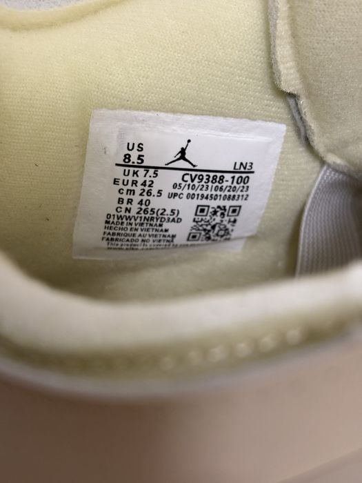 Jordan 4 off white 40 42