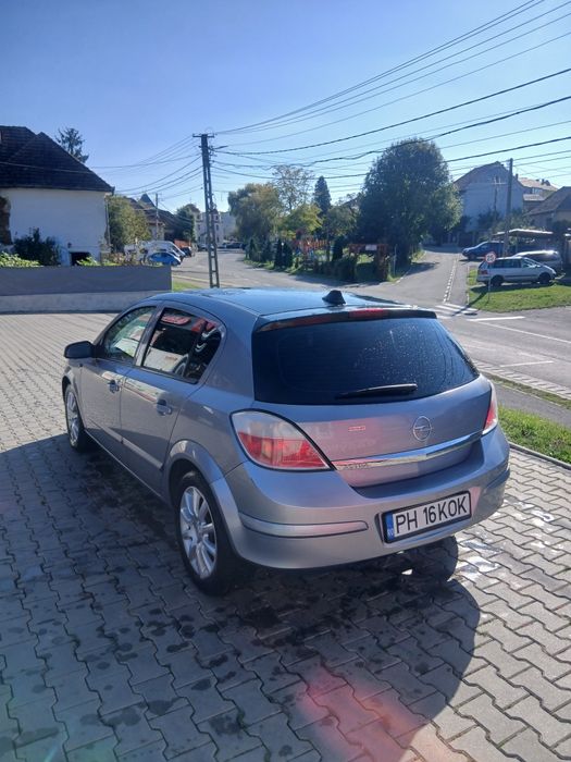 Vând Opel Astra H