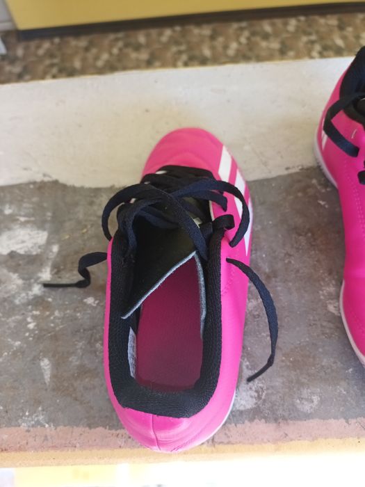 ADIDAS X SPEEDPORTAL.4 IN J . Marimea 35
Pantofi sală
