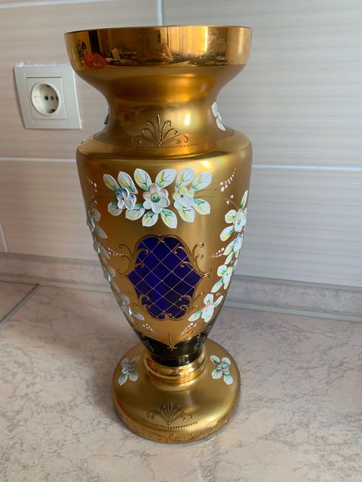 Ваза до цветов с лепкой