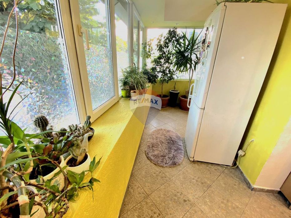 Продава се Тристаен апартамент в Варна, Възраждане 2 - 86 кв.м за 1861 €/кв.м - Снимка #9