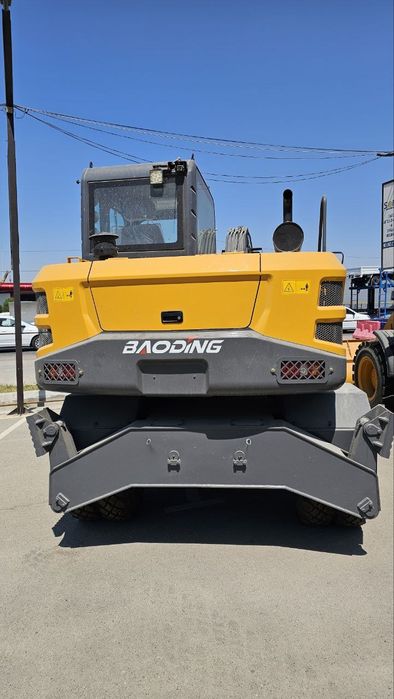 Колёсный Экскаватор 0.3куб Гидромолотом