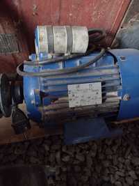 Motor electric monofazic