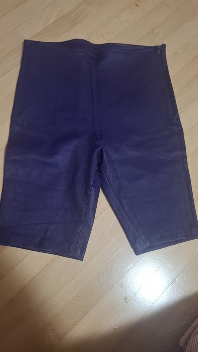 Pantaloni scurți din piele naturala elastica