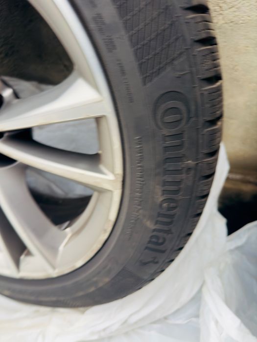 Vând jante BMW 225/50/R17 CAUCIUCURI DE IARNĂ