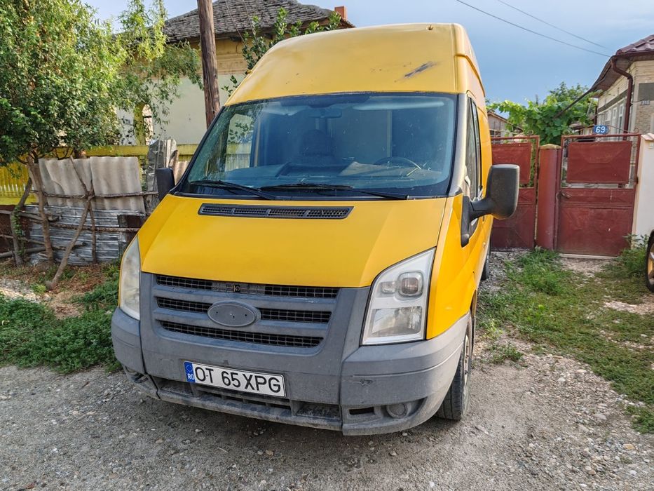 Vînd sau schimb duba. Ford