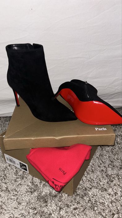 Cizme christian louboutin pe stoc 38