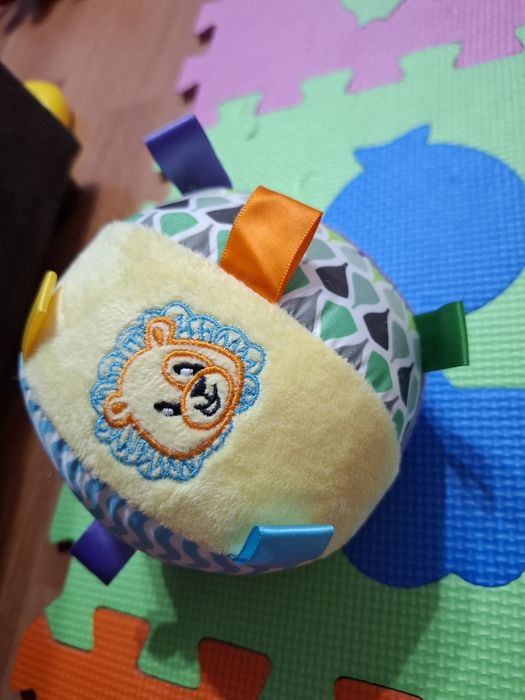 Set zornăitoare simpatice pentru bebelusi