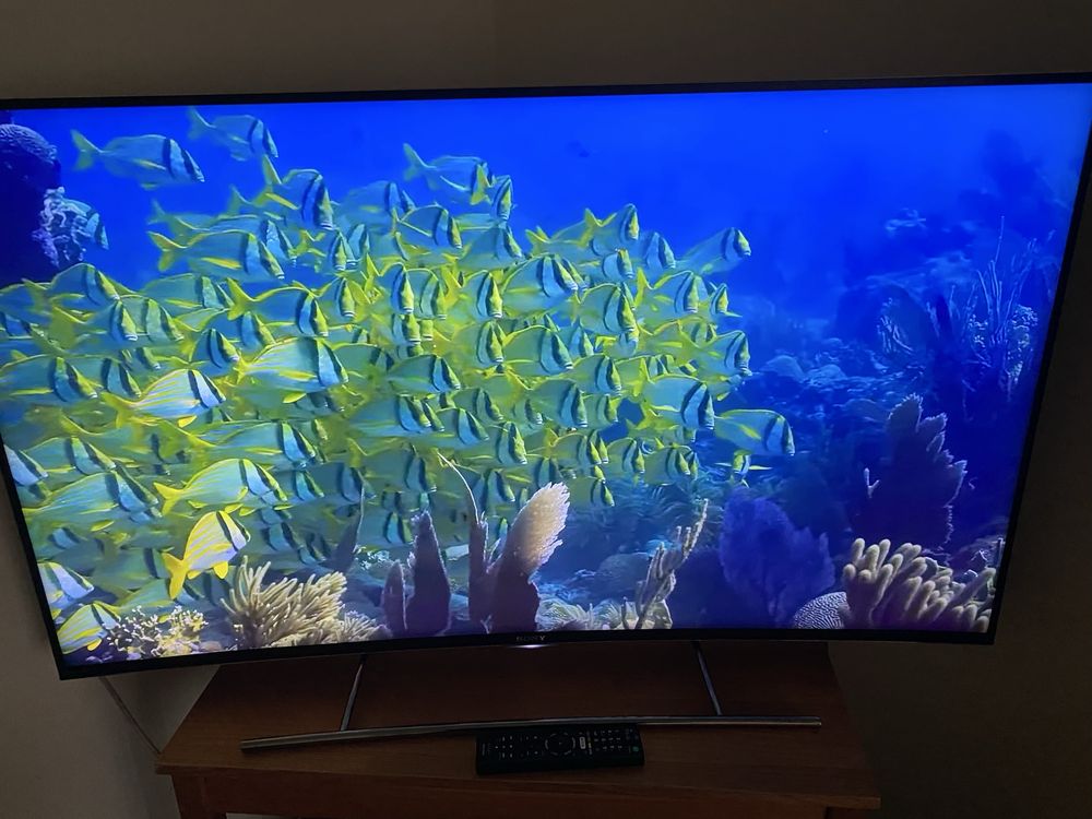 De vanzare Televizor Sony Bravia 4K, 3D, ecran curbat