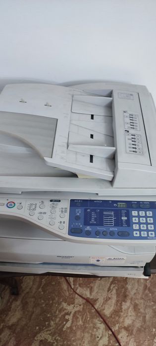 Imprimanta copiator sharp
