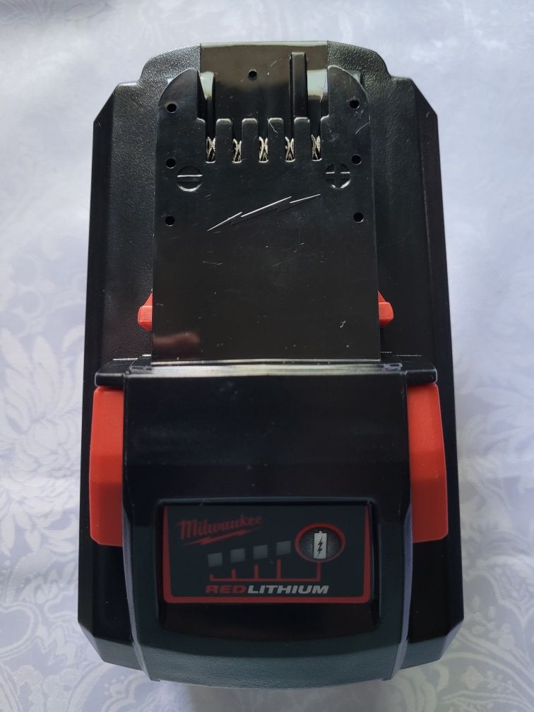 Acumulator Milwaukee M18 HB12