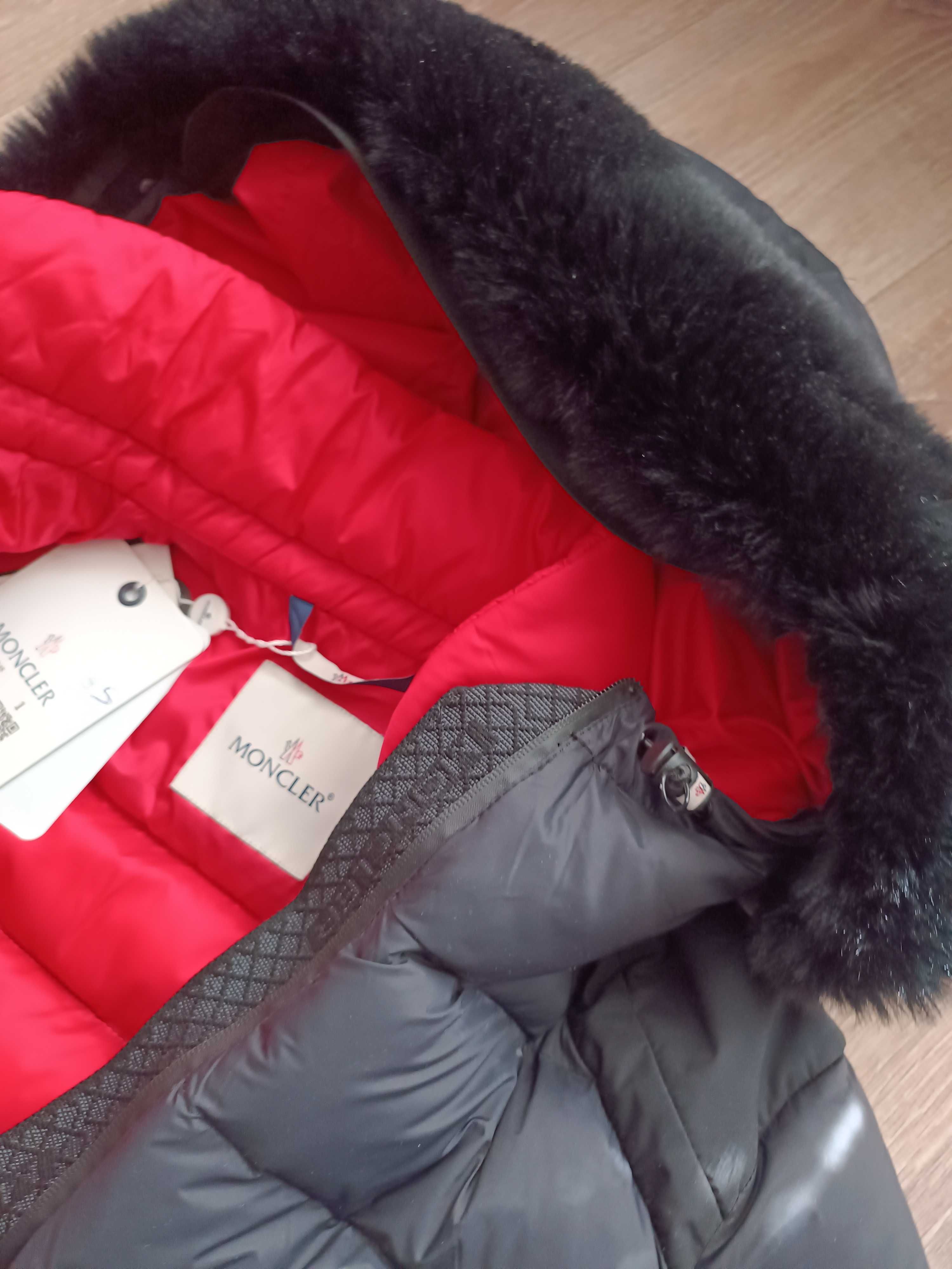 Яке зимно MONCLER с качулка