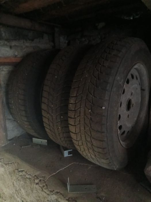 Продам зимние шины