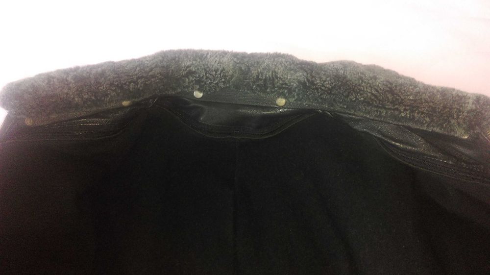 Кожено яке с подплата от вълна.Отлично състояние.