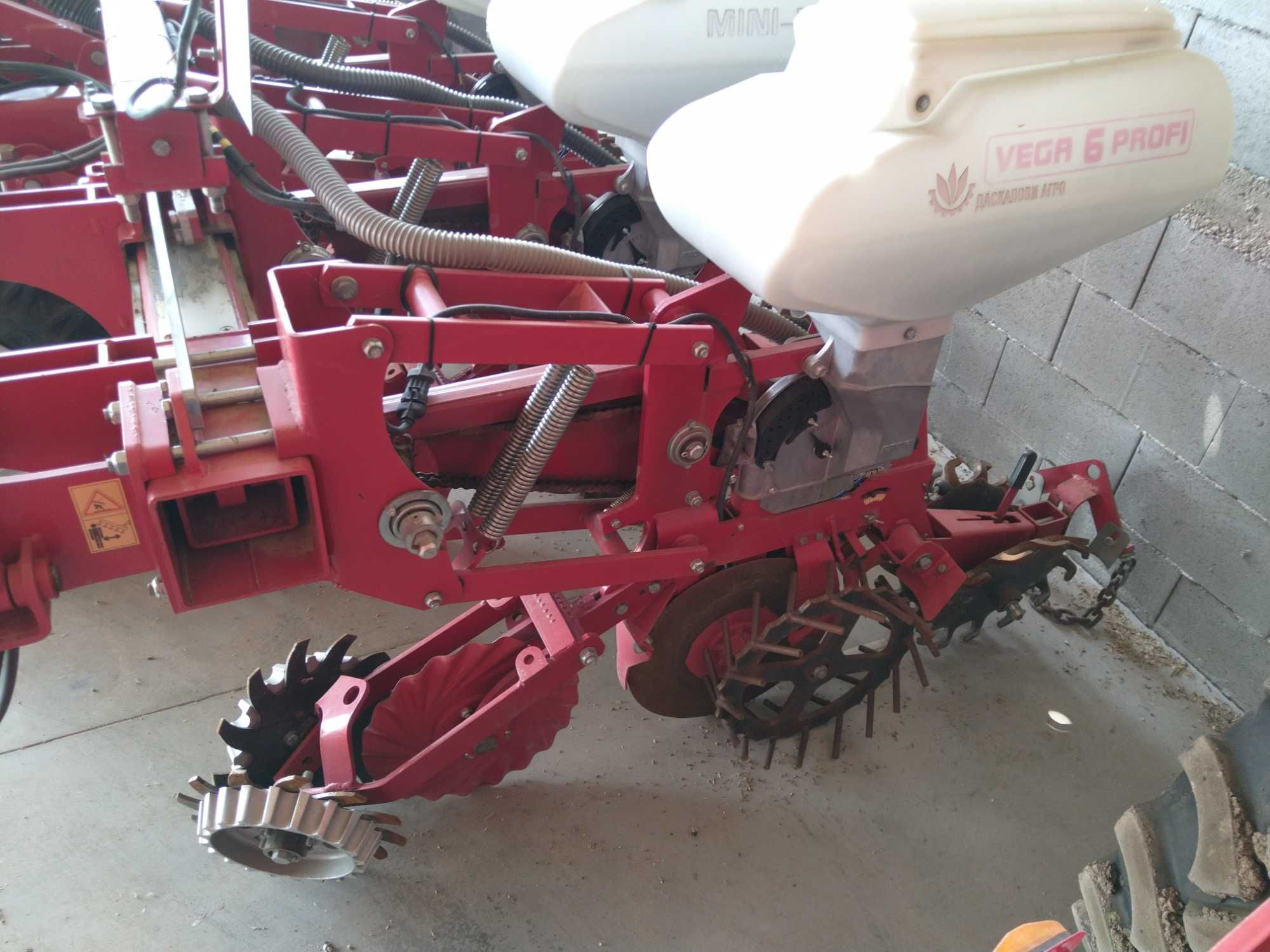 No-Till и конвенционална сеялка Elvorti Vega 6  с телескопична рама