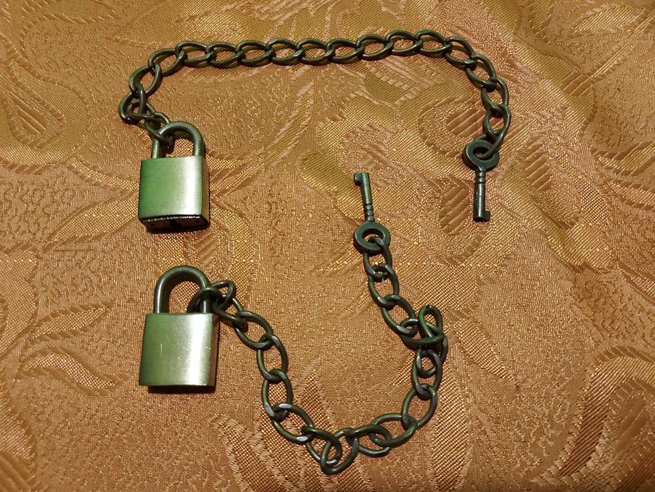 Vechi  Doua lacate mici