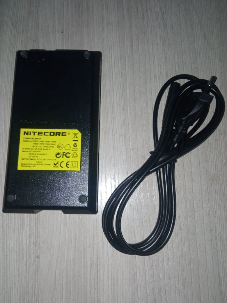 Продам зарядку для АКБ