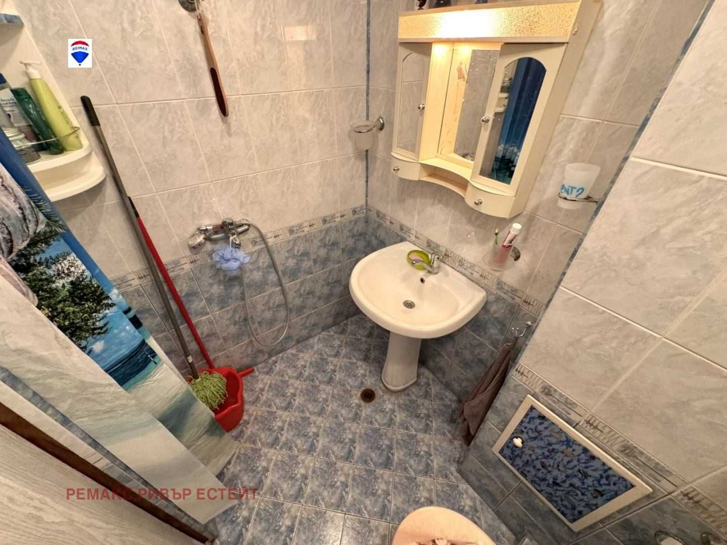 Двустаен апартамент за продажба кв. Чародейка Север