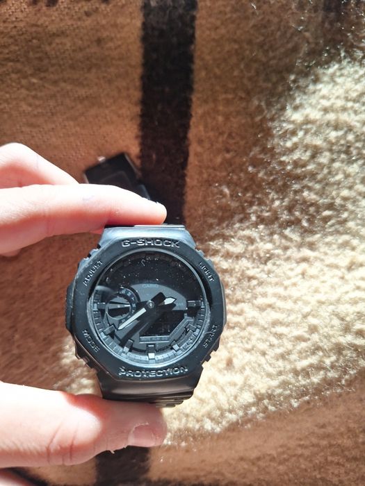 Часовника е G-SHOCK