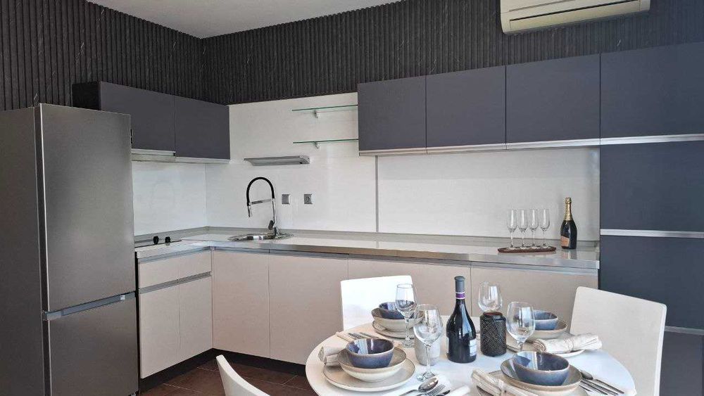 Продава се Тристаен апартамент в Несебър - 110 кв.м за 1423 €/кв.м - Снимка #3