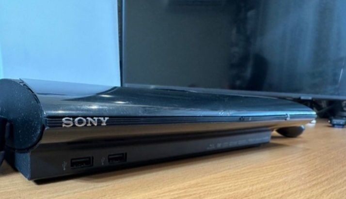 Продам игровую приставку