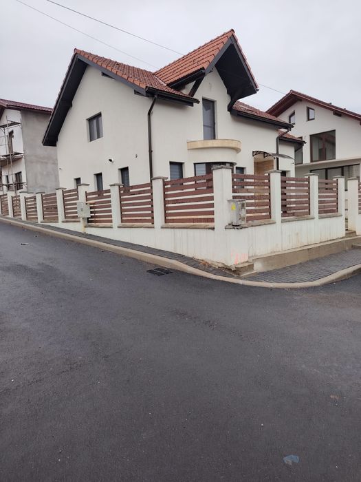 Casa de vanzare 152 mp