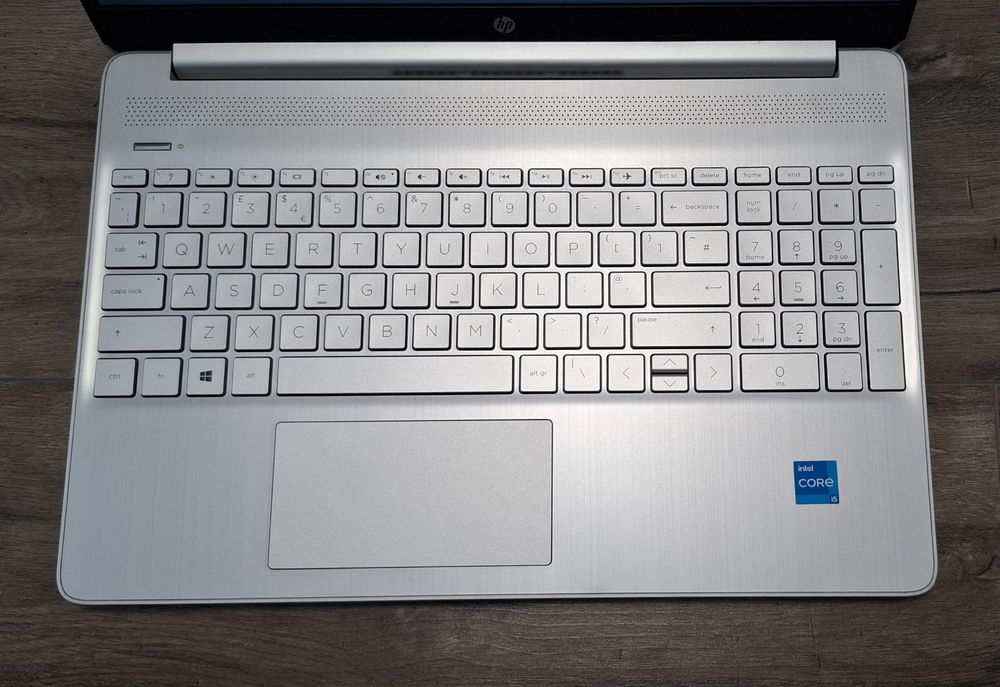 Лаптоп 15,6 " HP 15S | I5 1135G7 | 16GB RAM | 256 SSD