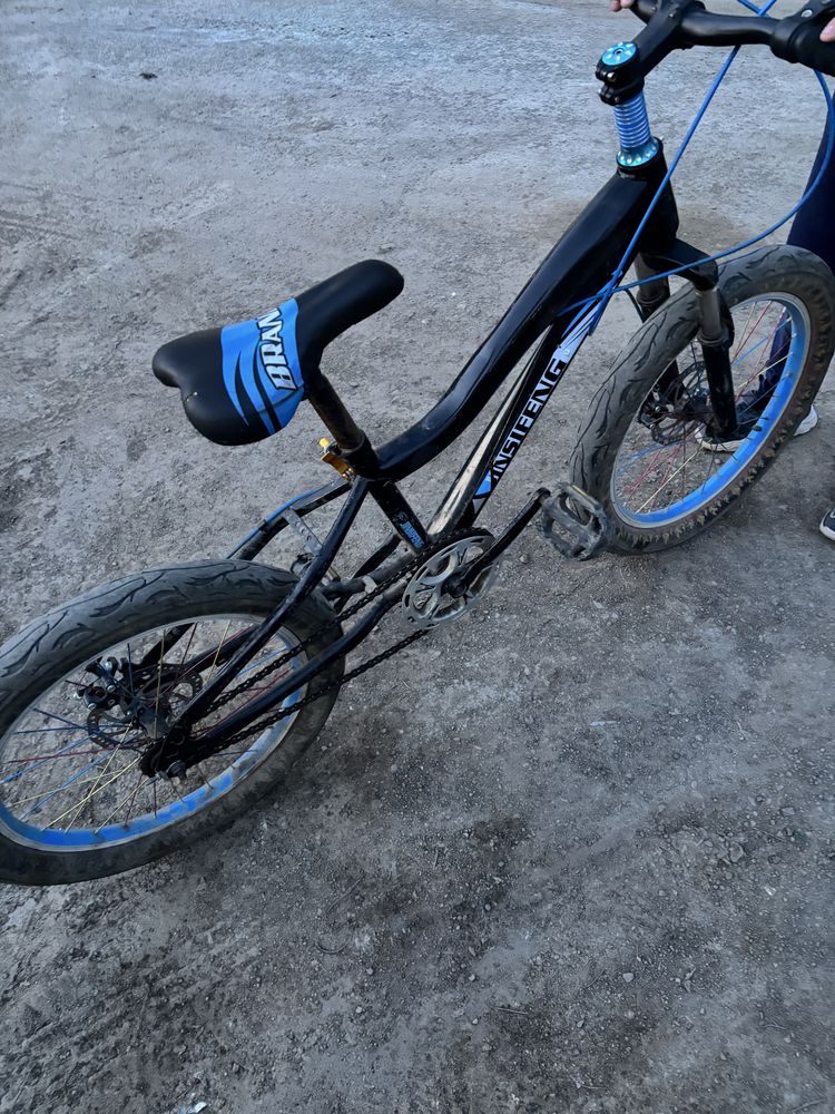Почти новый хорошый велик