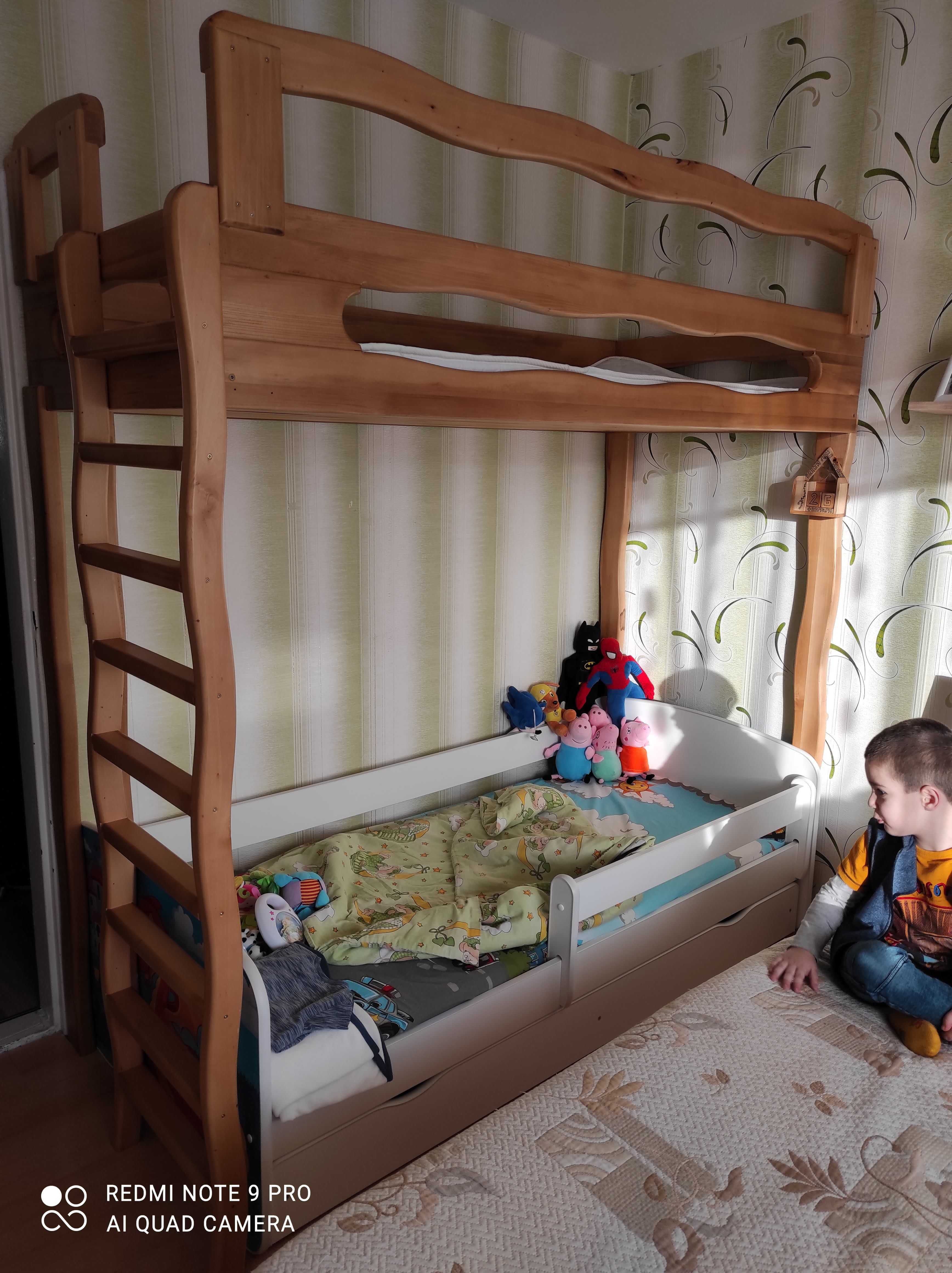 Детско двуетажно легло от дърво