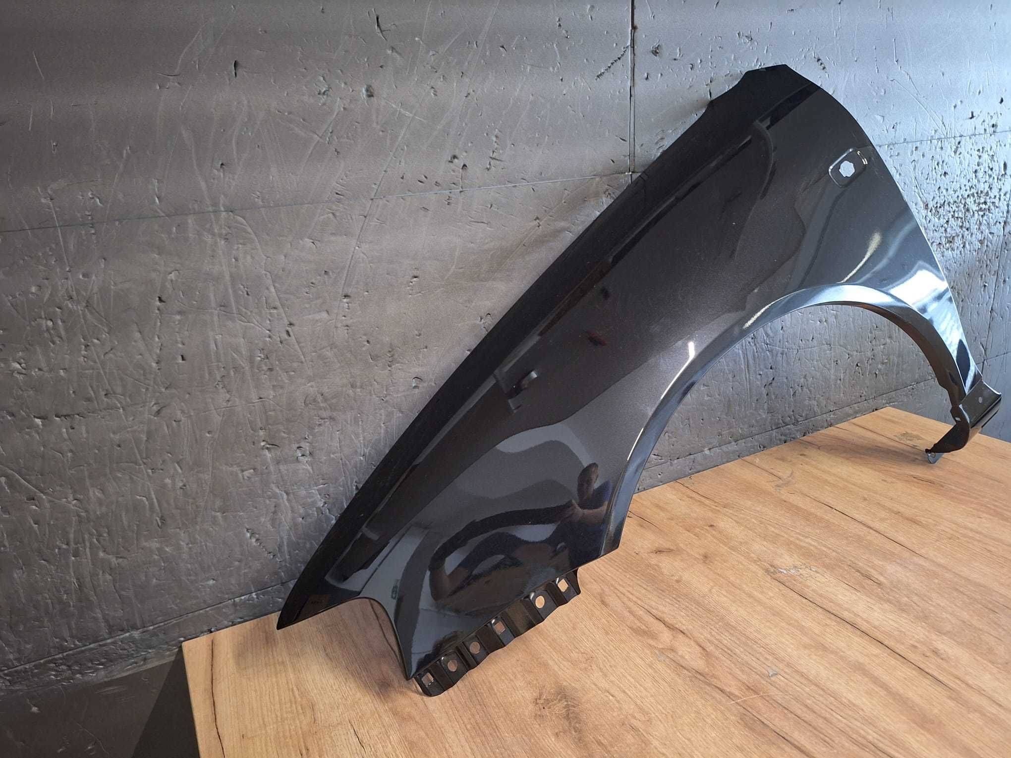 Aripa Fata Stanga Audi A3 8L An 1996-2003 (LZ9W (Negru))