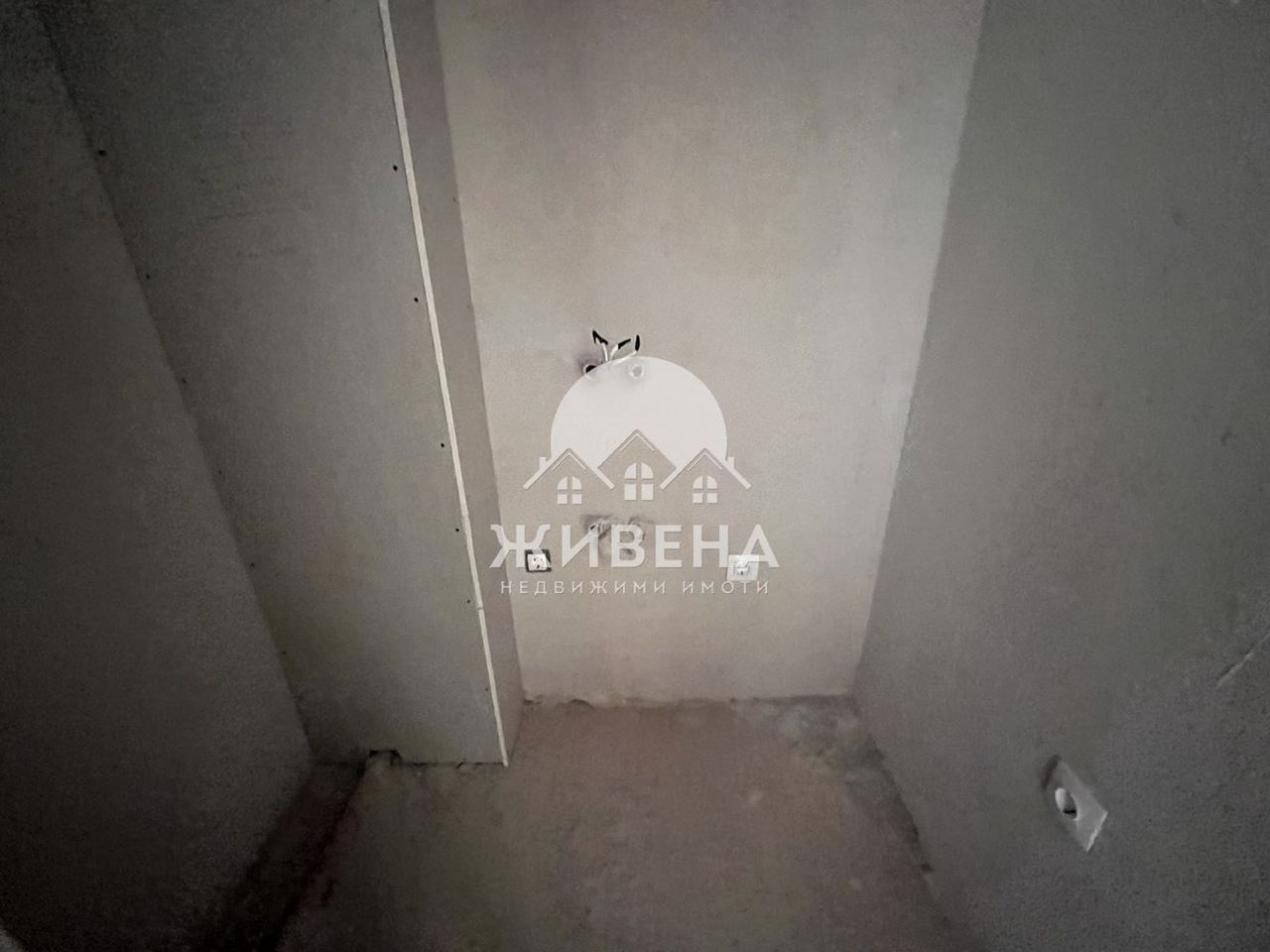 Продава се Четиристаен апартамент в к.к. Св.Св. Константин и Елена - 136 кв.м за 2096 €/кв.м - Снимка #2