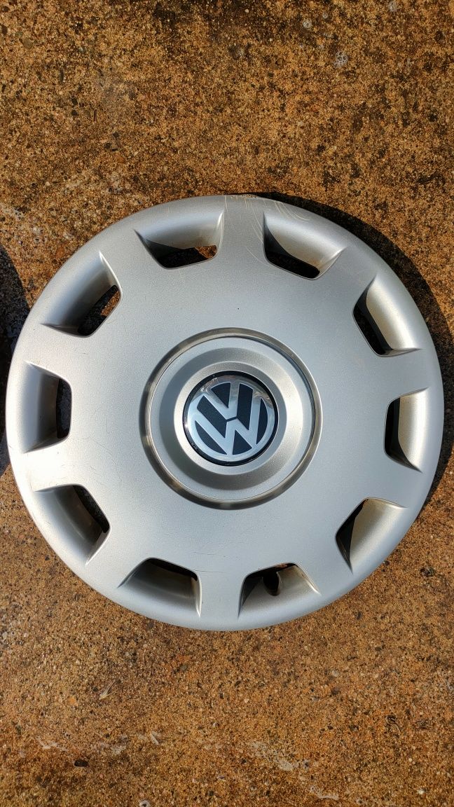 Продавам оригинални тасове за VW 15 цола