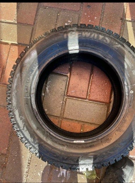 Продам зимние шины 195 /65