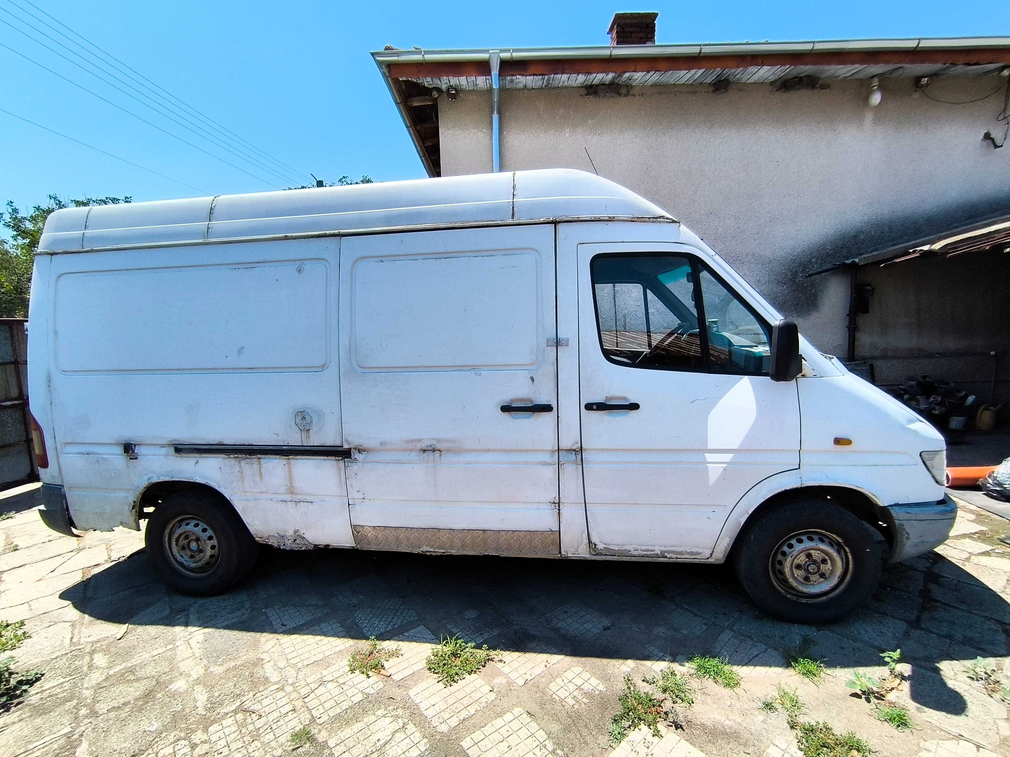 Mercedes sprinter 208 2.3D