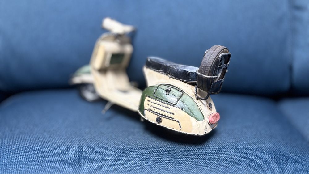 Macheta Scoter Vespa Tabla-Detalii F Bune-Anglia-25 cm-Citeste Anuntul