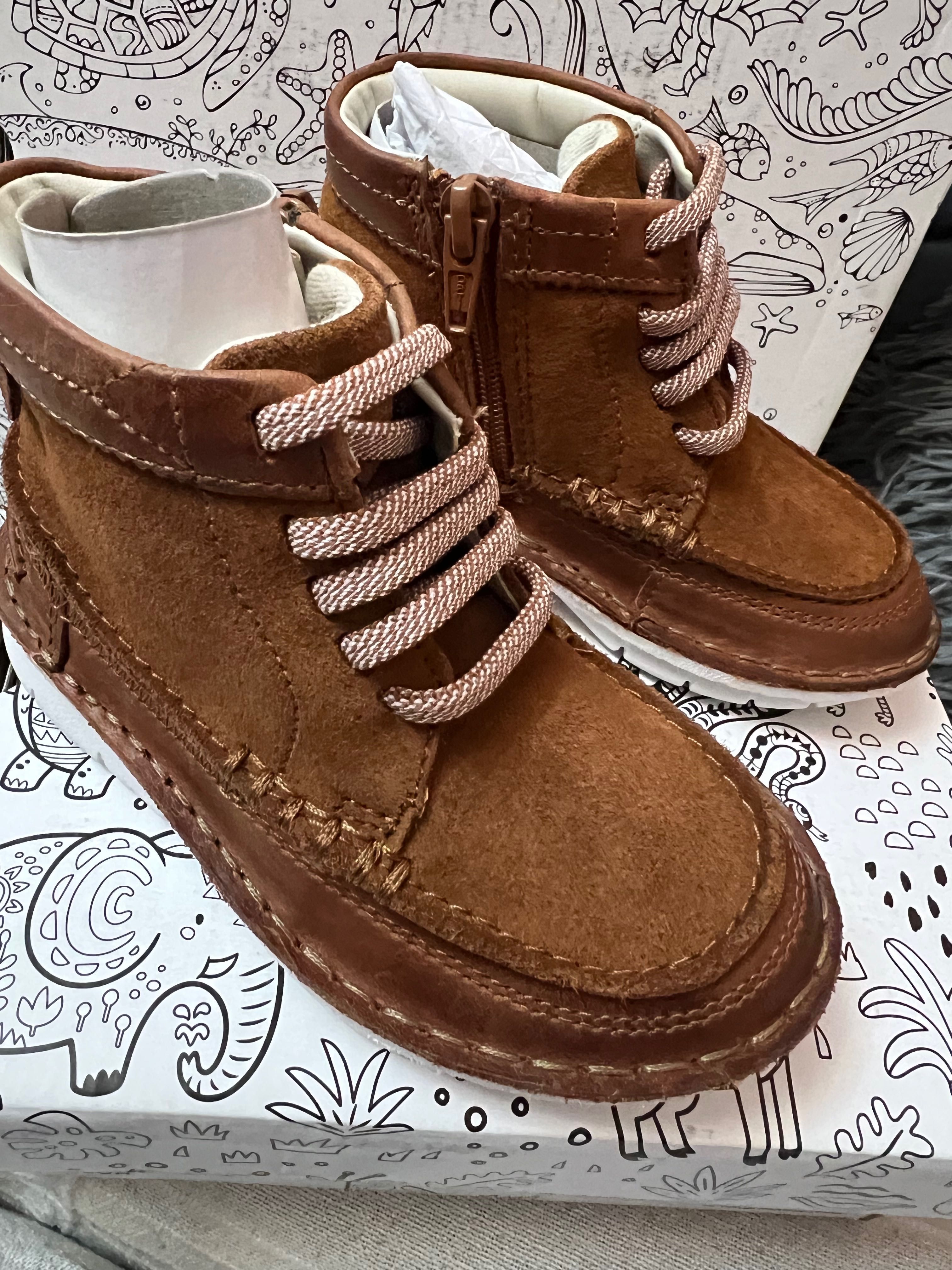 НОВИ!!! Детски ботуши Clarks с етикет размер 23