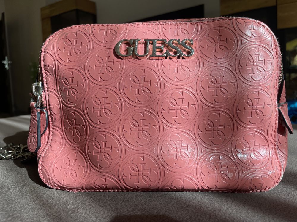 Чанта Guess