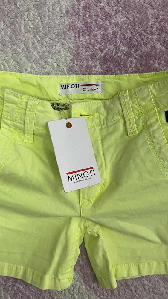 Pantaloni scurti Minoti