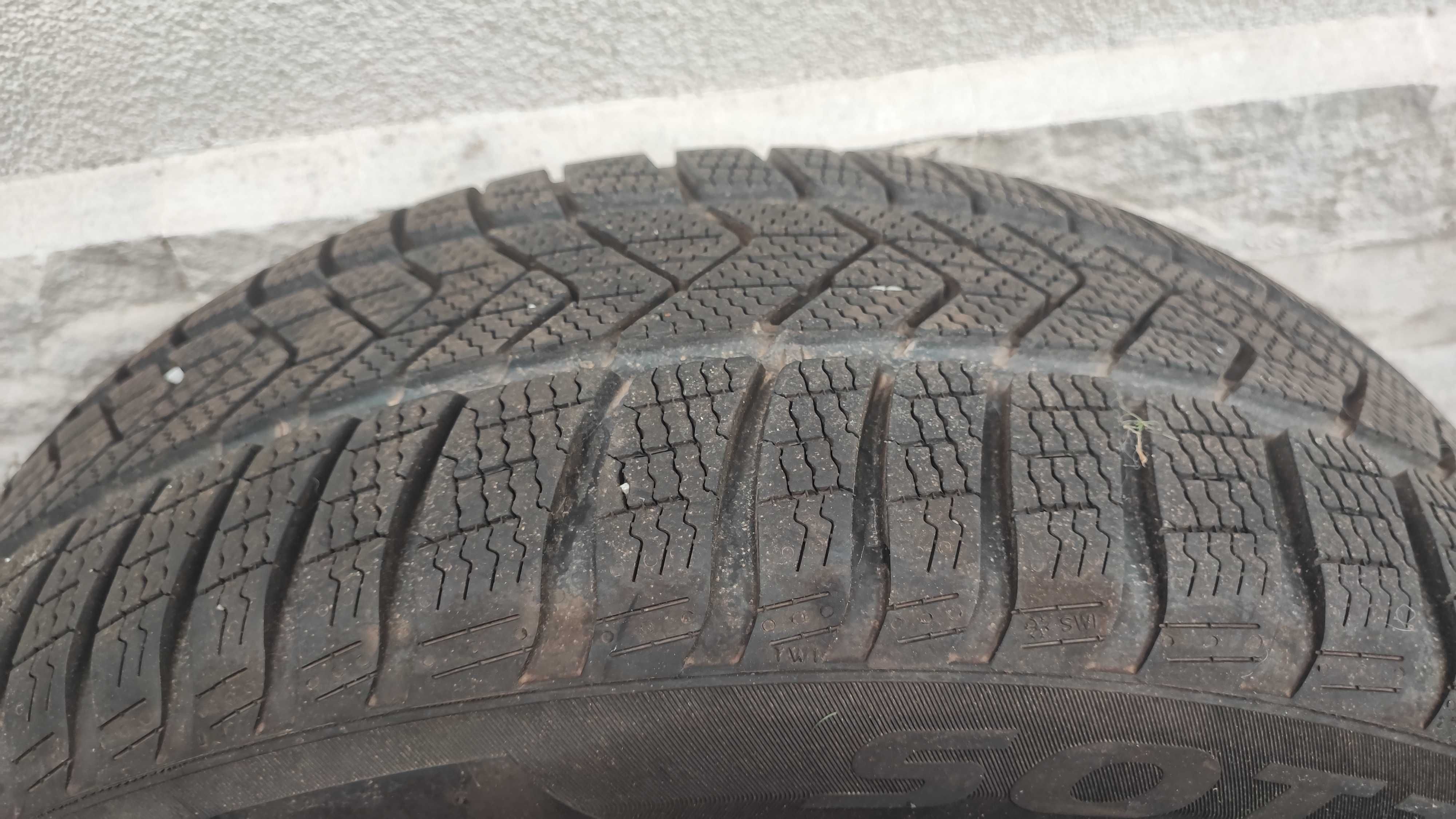 Зимни гуми 245/50/19 PIRELLI SOTOZERO 3, RUNFLET