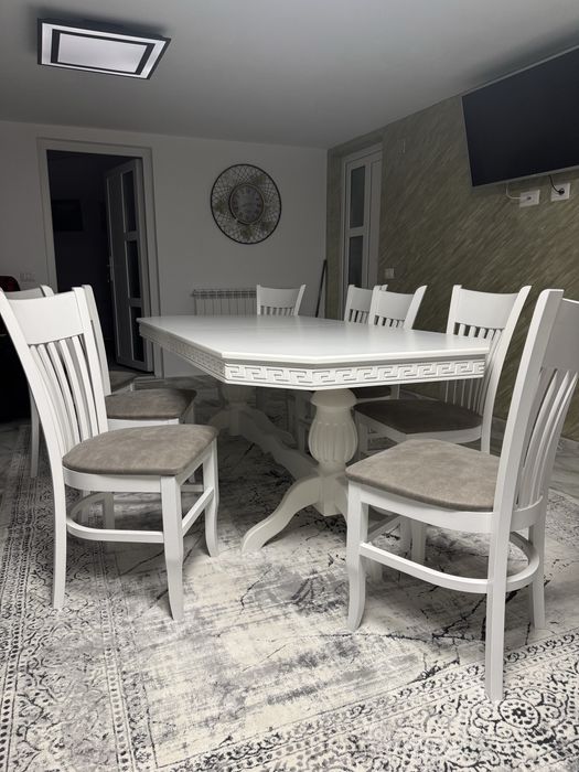 Masă modernă cu 10 scaune din lemn  elegante NOI !