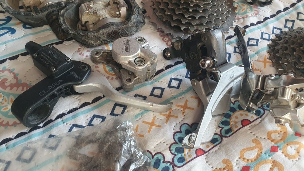 Componente bicicleta butuc pinioane pedale manete monobloc ghidon pipa