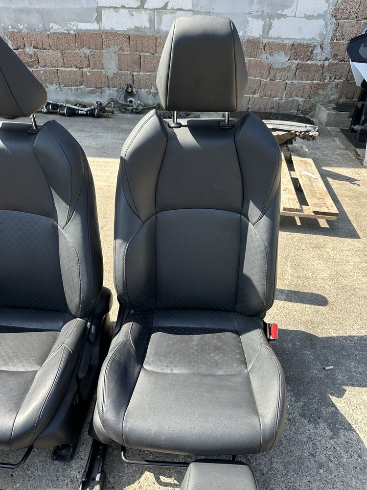 Interior piele Toyota CH-R, Scaune / Banchete