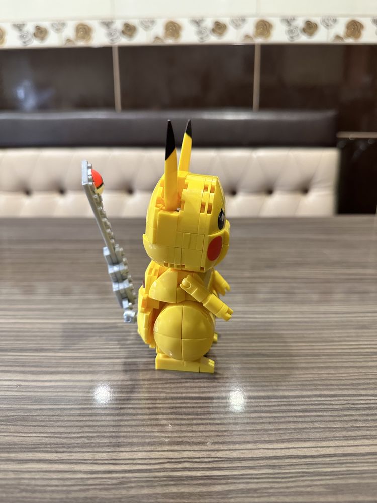 Pikachu din piese tip lego