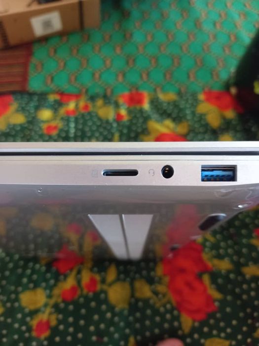 Kompyuter Intel. I90