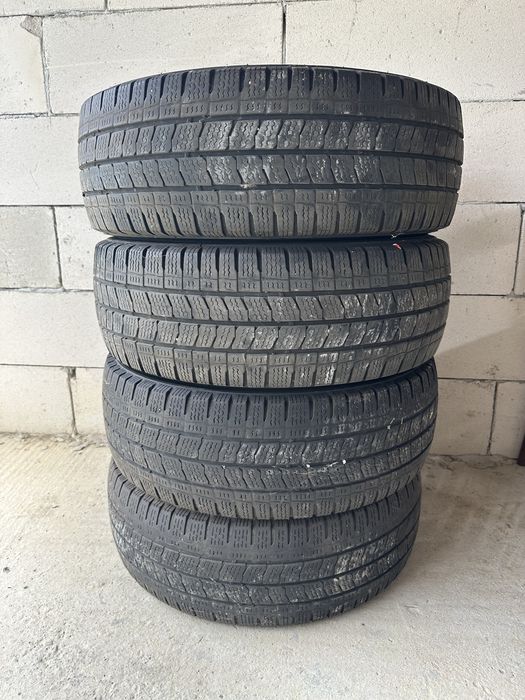 Vand 2 seturi cauciucuri 235/65/r16 C