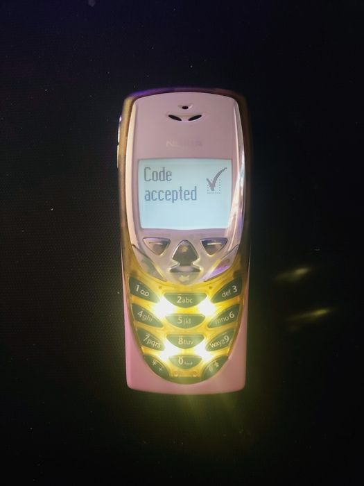 Nokia 8310  ( liber de rețea)