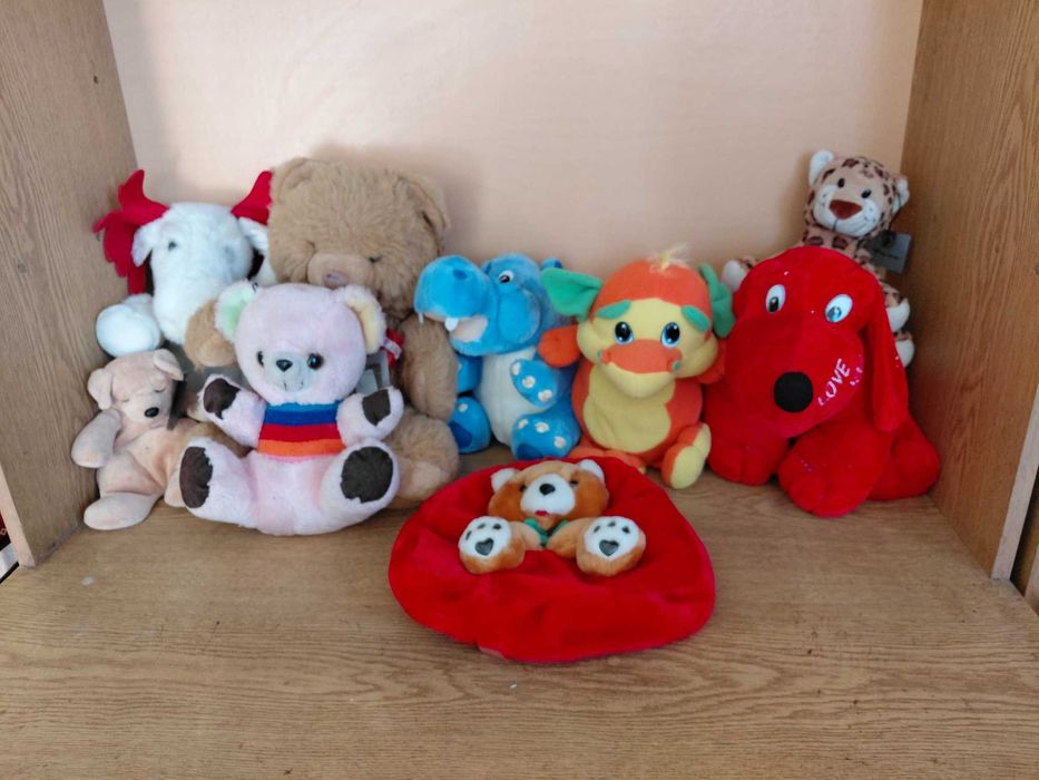 Малки и Големи плюшени играчки