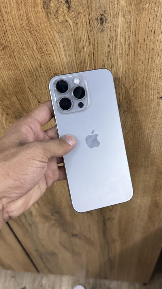iphone 15 pro max   .